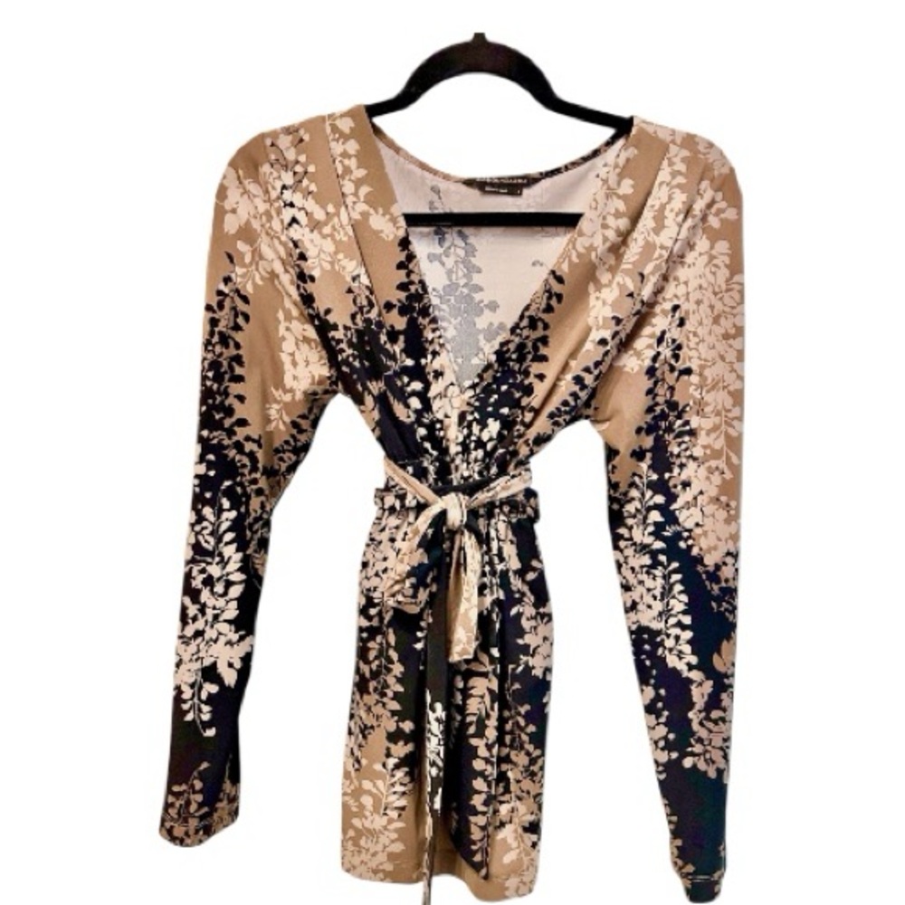 BCBGMaxAzria Cream, Brown & Black Floral Elegant Low Cut Kimono Style Blouse